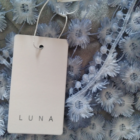 Flower Lace Tank Top - Picture 8 of 8